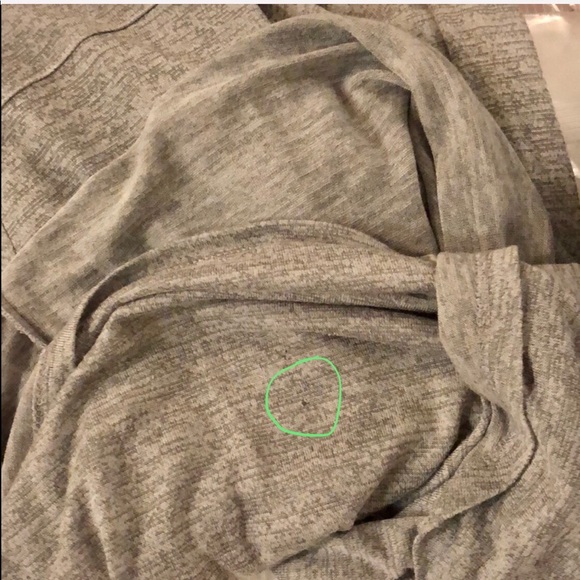 NWT Vince Gray Long Sleeved Top Size Large - Picture 5 of 6